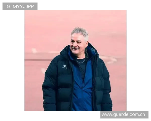 带根的足球明星如何在绿茵场上书写传奇人生与家庭情感的交织